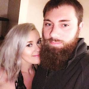 Meet your Posher, Sanoma